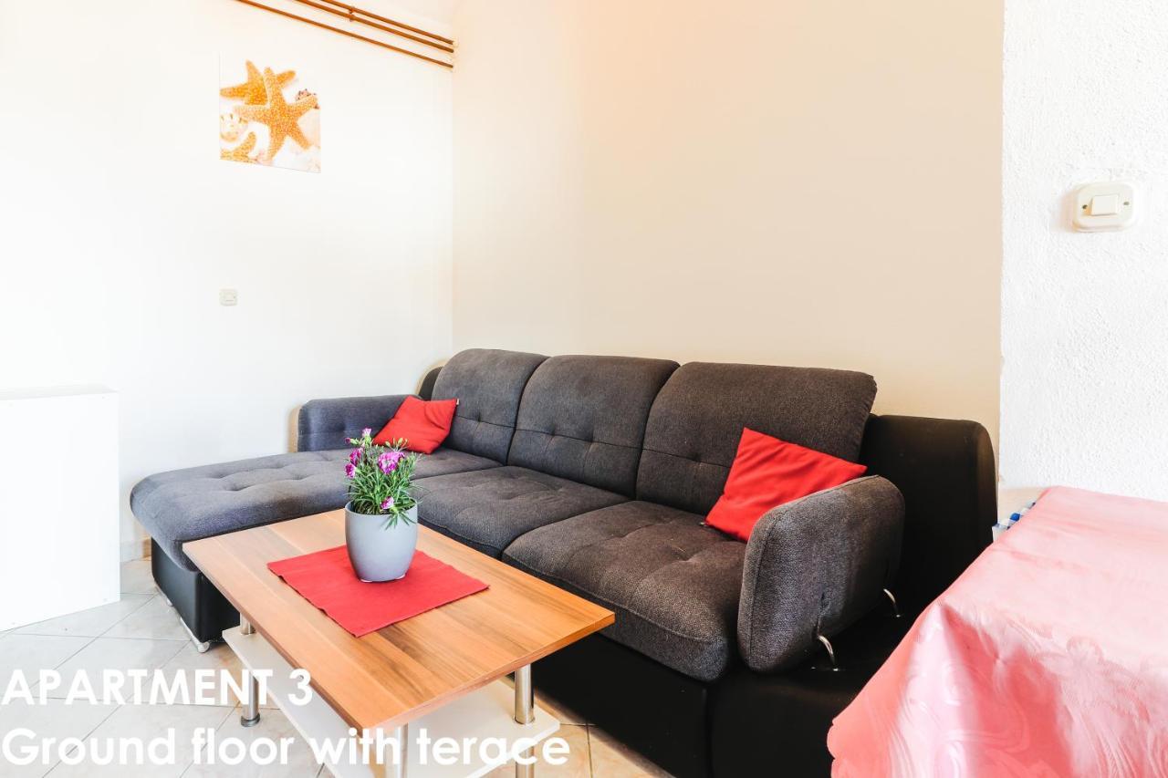 Beautiful Sea View Apartments - Niko Ceko Върсар Екстериор снимка